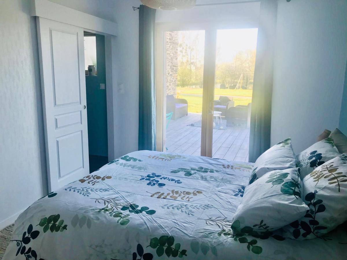 Bed and Breakfast Au Petit Bonheur De Claire Et Jo La Chapelle-Caro Exterior foto